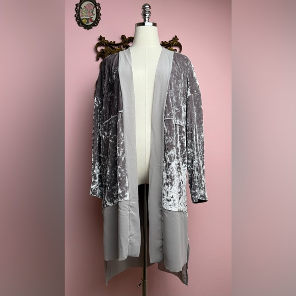 Urban Outfitters Out From Under Silver Crushed Velvet Open Robe XS/S - Picture 2 of 13
